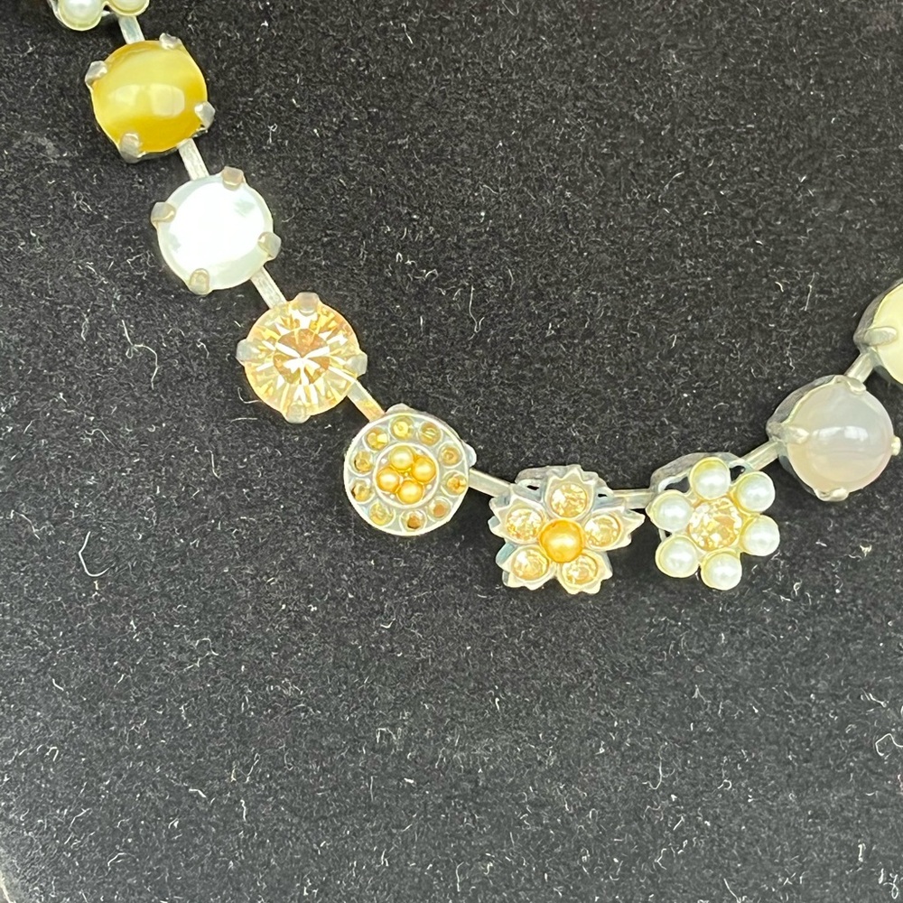 AMARO Designer Tennis Necklace With Flowers, Faceted Crystal And Natural Stones - Picture 6 of 9